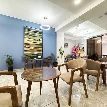 Compass Hostel Bishkek Ngoại thất bức ảnh