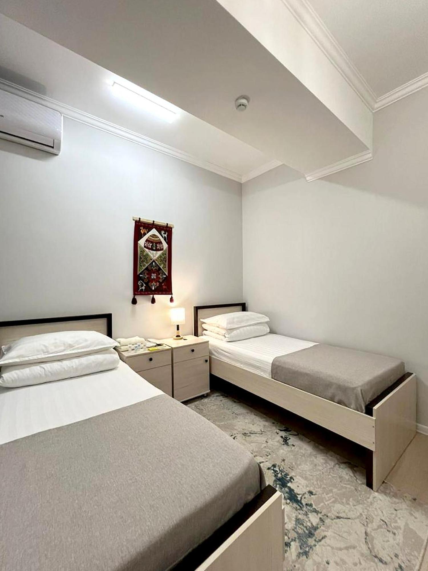 Compass Hostel Bishkek Ngoại thất bức ảnh