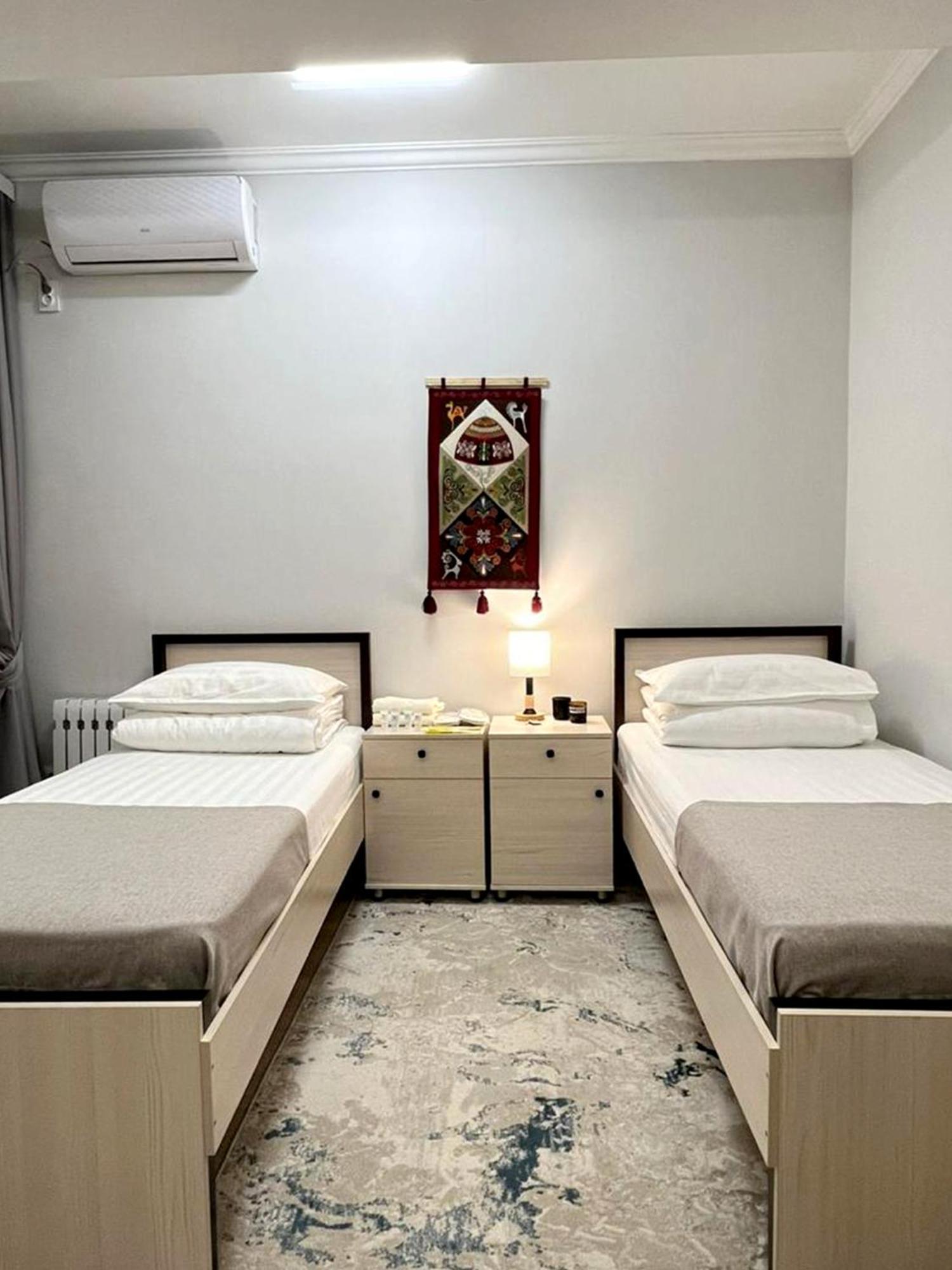 Compass Hostel Bishkek Ngoại thất bức ảnh