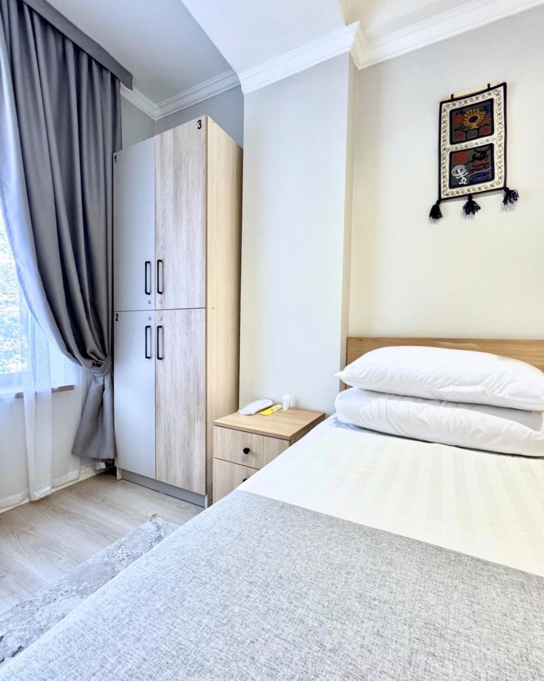 Compass Hostel Bishkek Ngoại thất bức ảnh