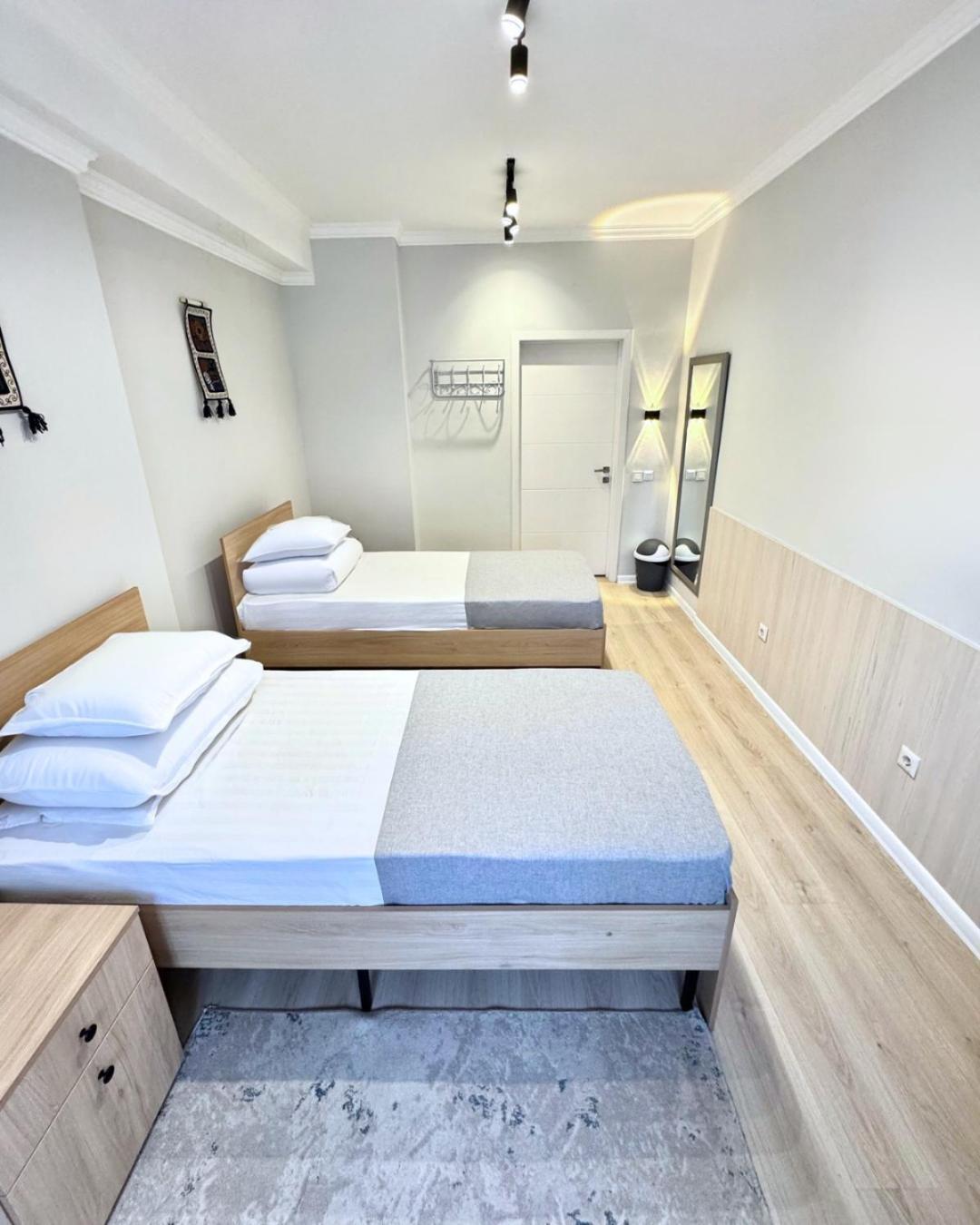 Compass Hostel Bishkek Ngoại thất bức ảnh