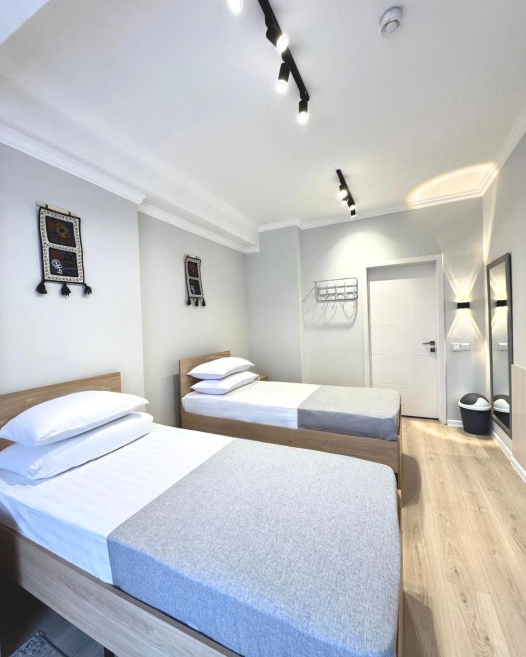 Compass Hostel Bishkek Ngoại thất bức ảnh