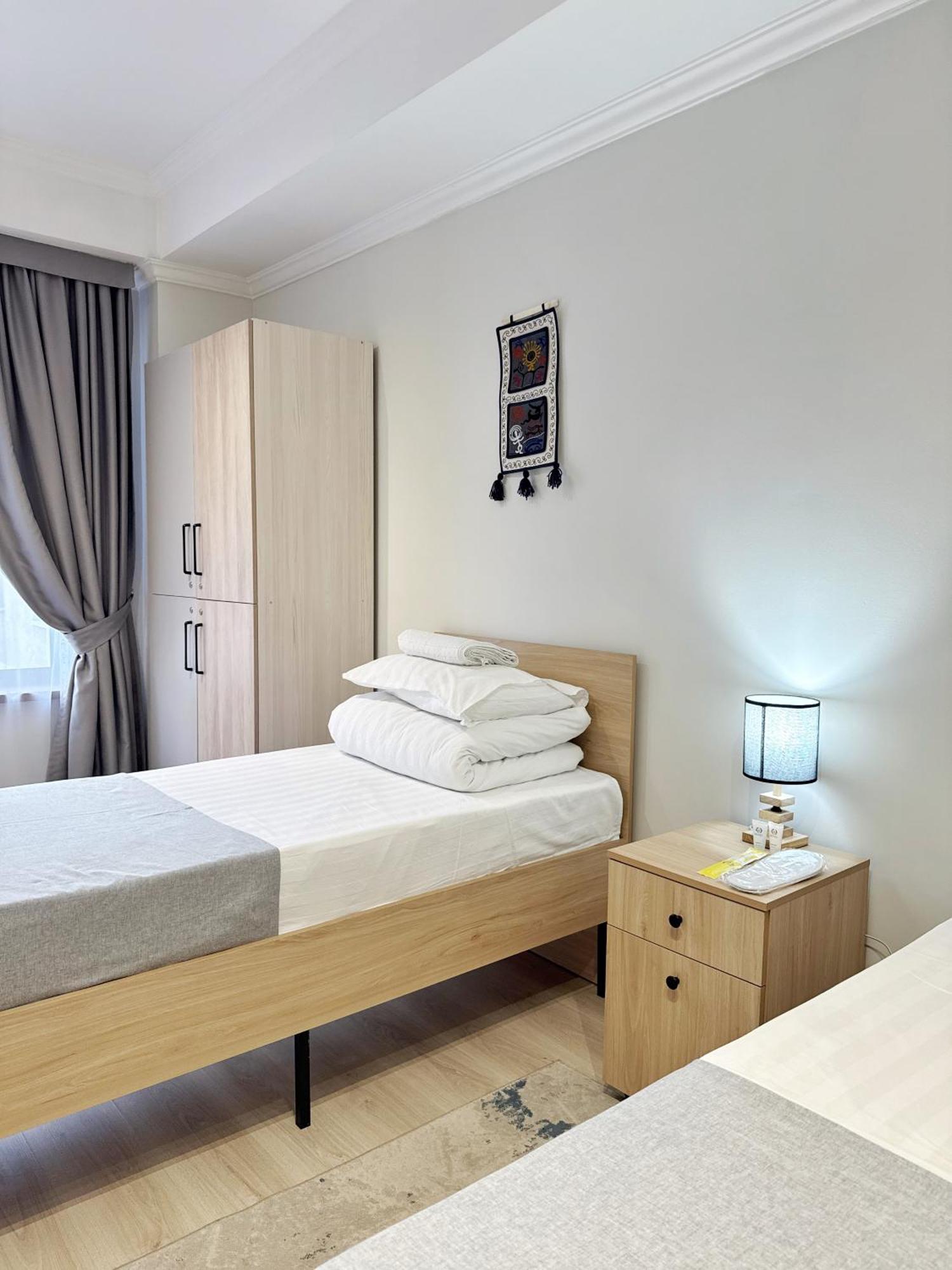 Compass Hostel Bishkek Ngoại thất bức ảnh