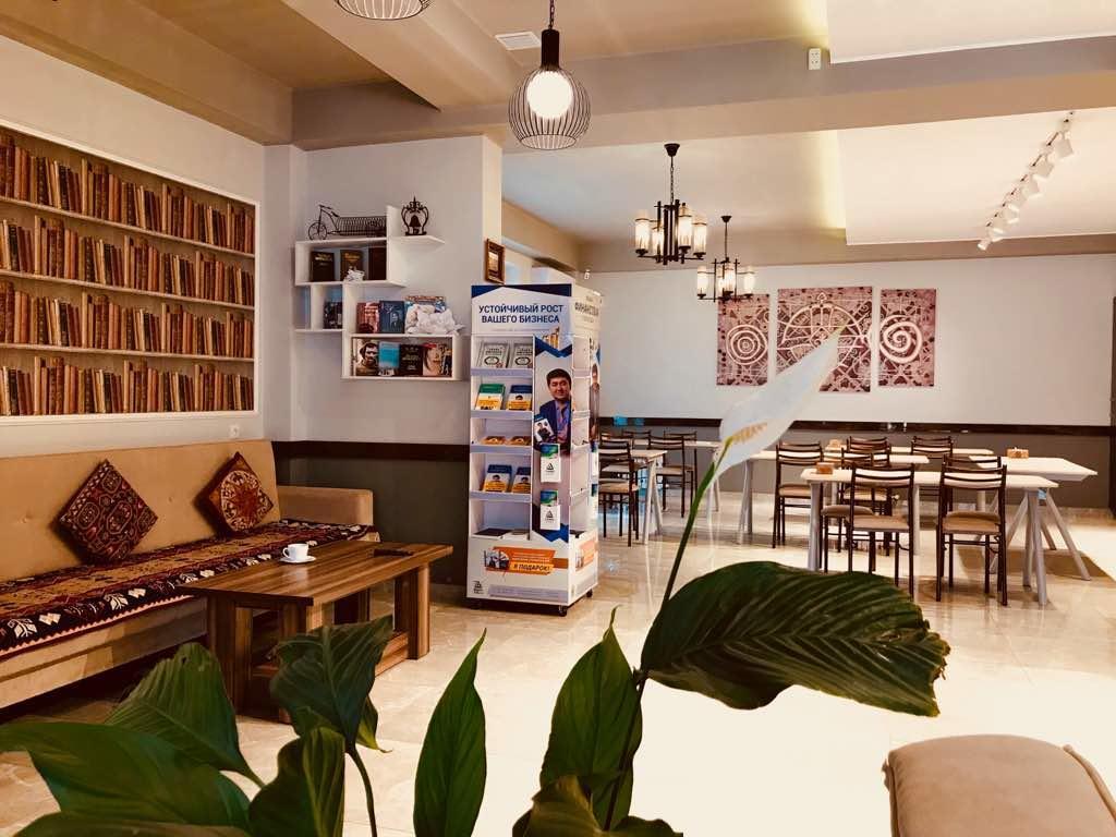 Compass Hostel Bishkek Ngoại thất bức ảnh